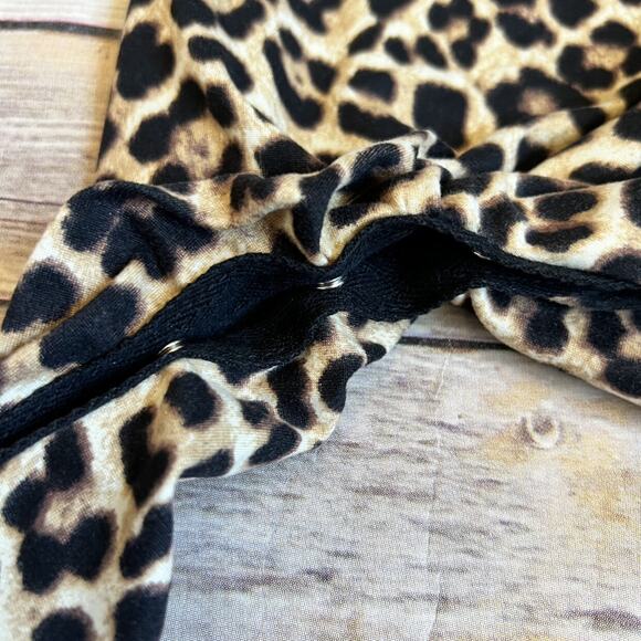 Random Rompers Leopard Romper - Picture 6 of 7